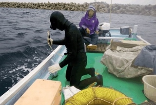 出漁する輪島の海女